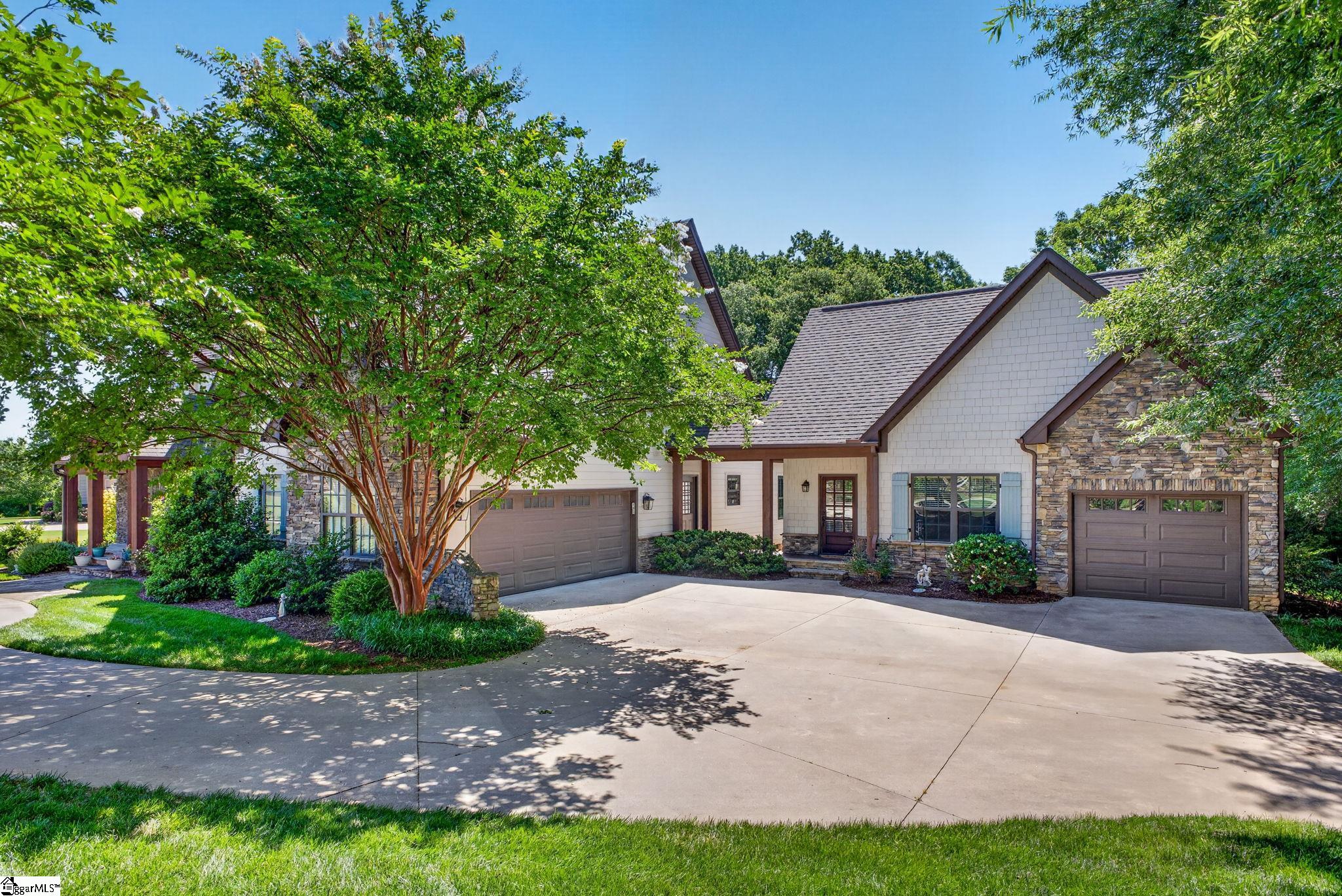 2 Fox Hunt Lane