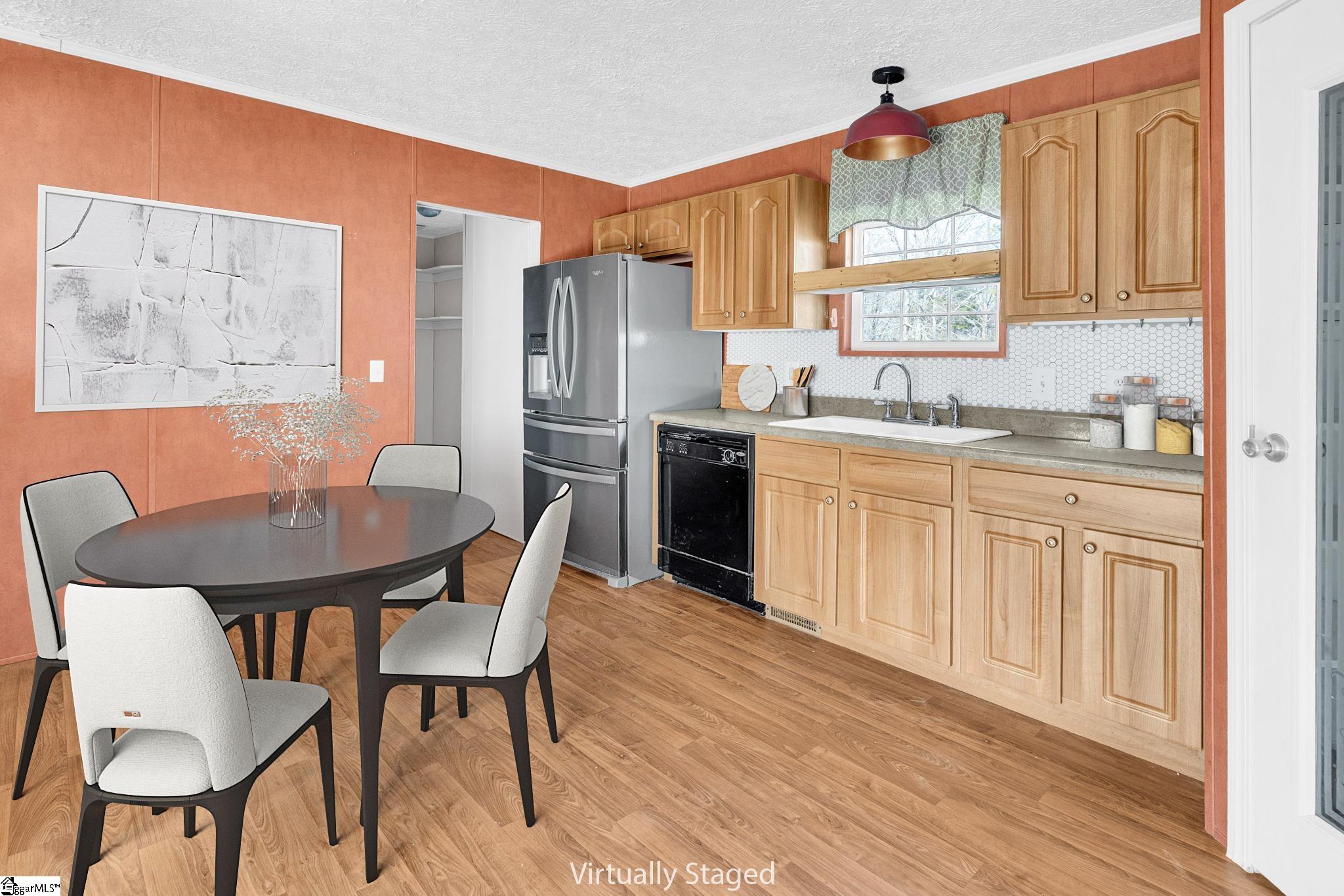 Seneca, South Carolina 29678, United States, 3 Bedrooms Bedrooms, ,2 BathroomsBathrooms,Residential,Contingent,116181