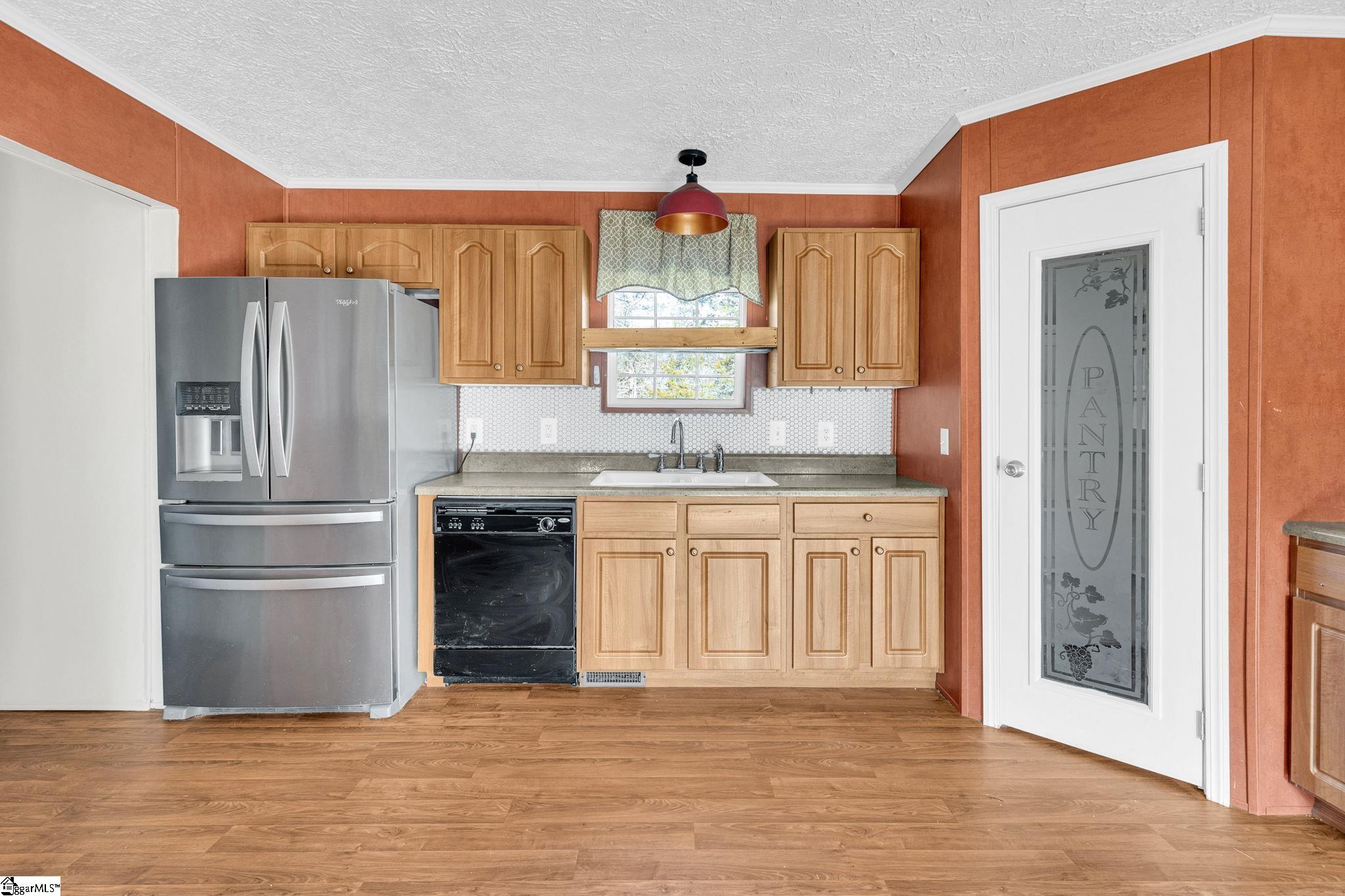 Seneca, South Carolina 29678, United States, 3 Bedrooms Bedrooms, ,2 BathroomsBathrooms,Residential,Contingent,116181