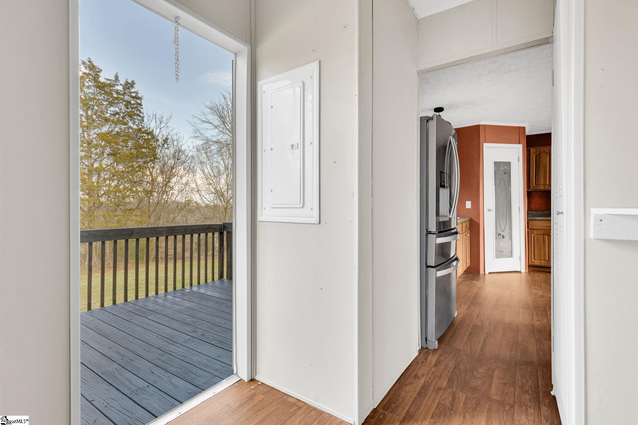 Seneca, South Carolina 29678, United States, 3 Bedrooms Bedrooms, ,2 BathroomsBathrooms,Residential,Contingent,116181