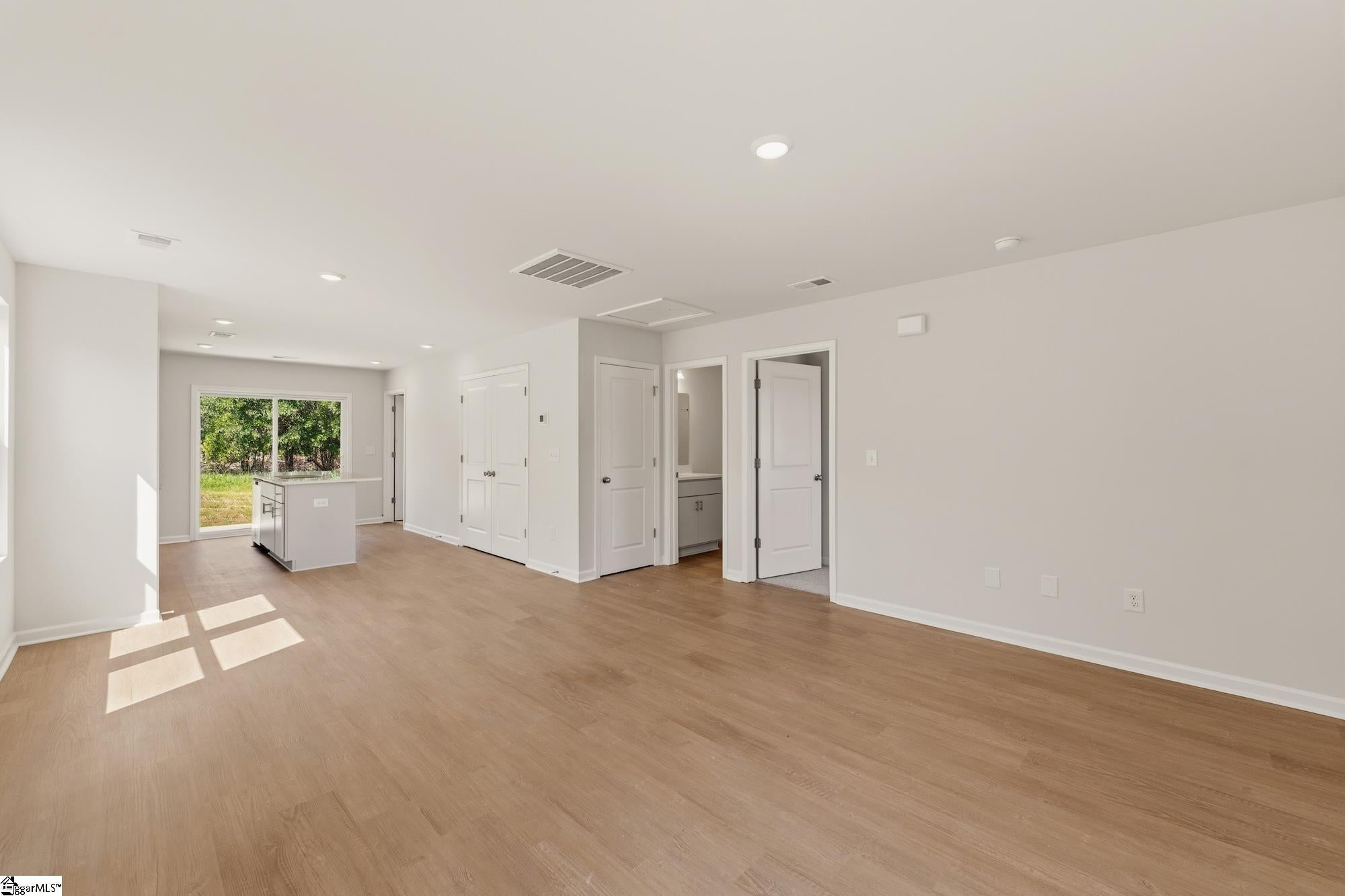 Real Estate Search 1 163 Cloverfield Lane