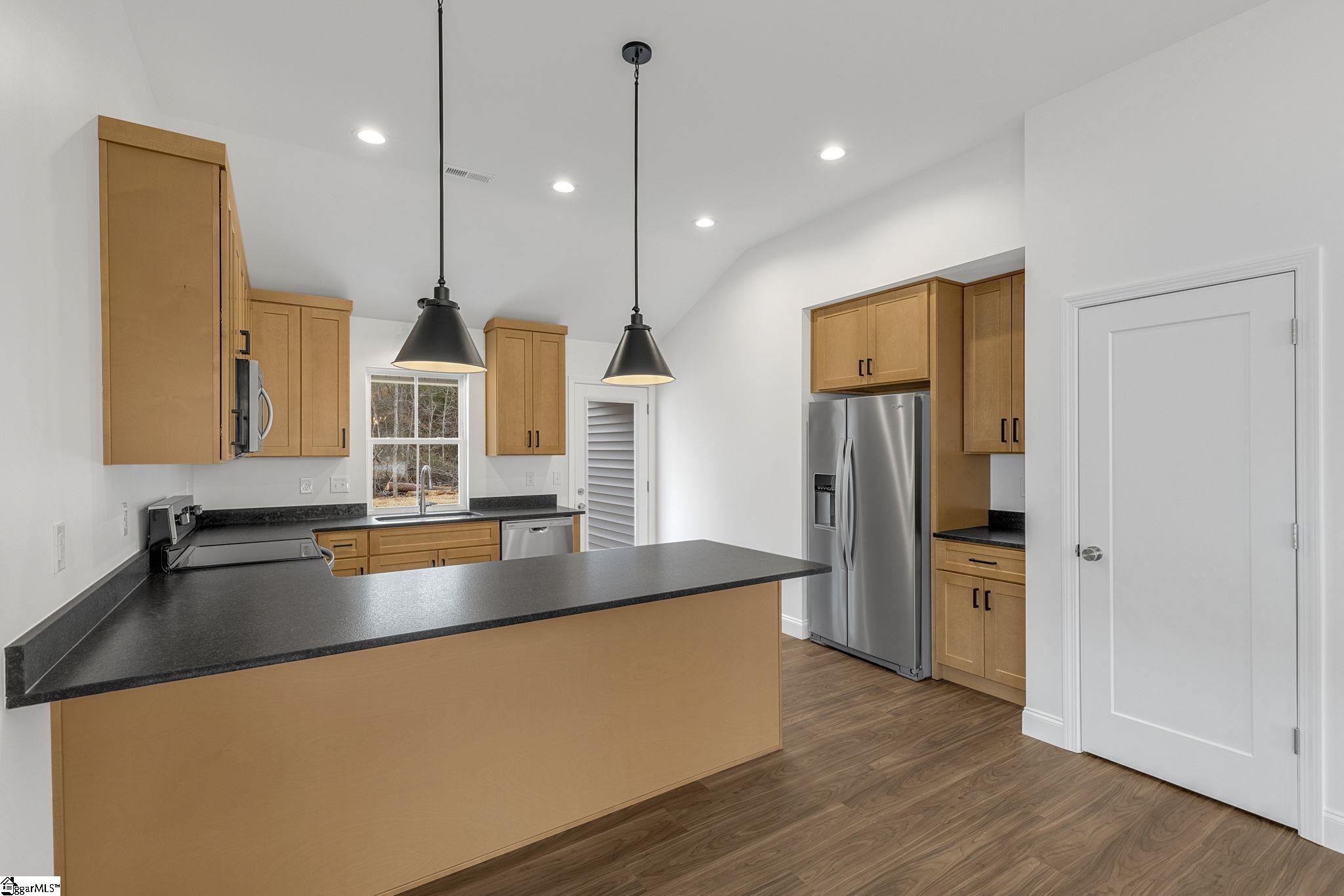 215 W Simmons Street