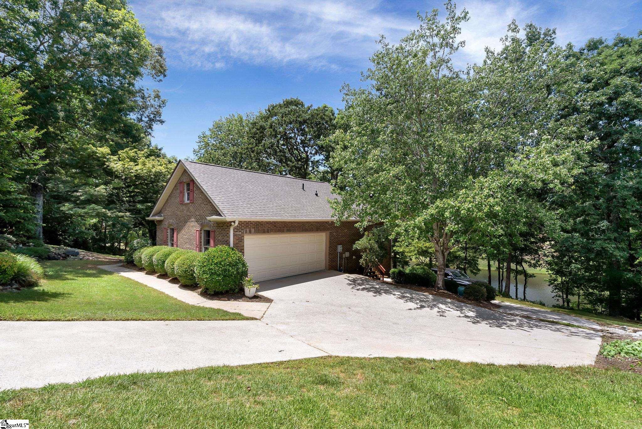 124 Lake Point Drive