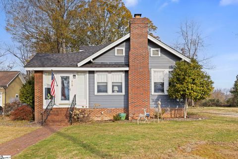 Photo of 513 NE Main Street, Easley, SC 29640 (MLS # 1577462)