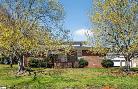 Photo of 8 Abelia Drive, Greenville, SC 29617 (MLS # 1585858)