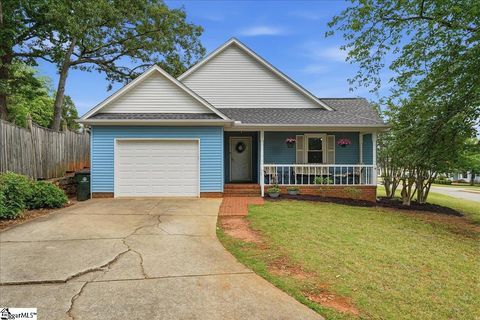 Photo of 2 Tamburlaine Court, Greenville, SC 29609 (MLS # 1593049)