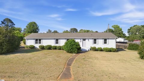 Photo of 117 Hendrix Drive, Boiling Springs, SC 29316 (MLS # 1589365)