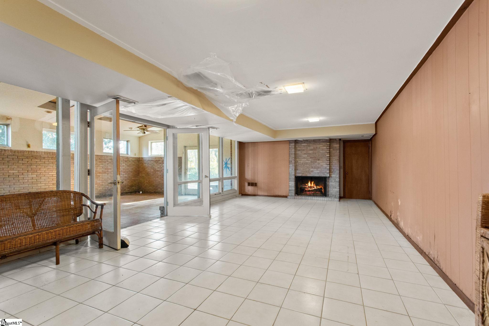 Greenville, South Carolina 29607, United States, 5 Bedrooms Bedrooms, ,4 BathroomsBathrooms,Residential,Active,243049