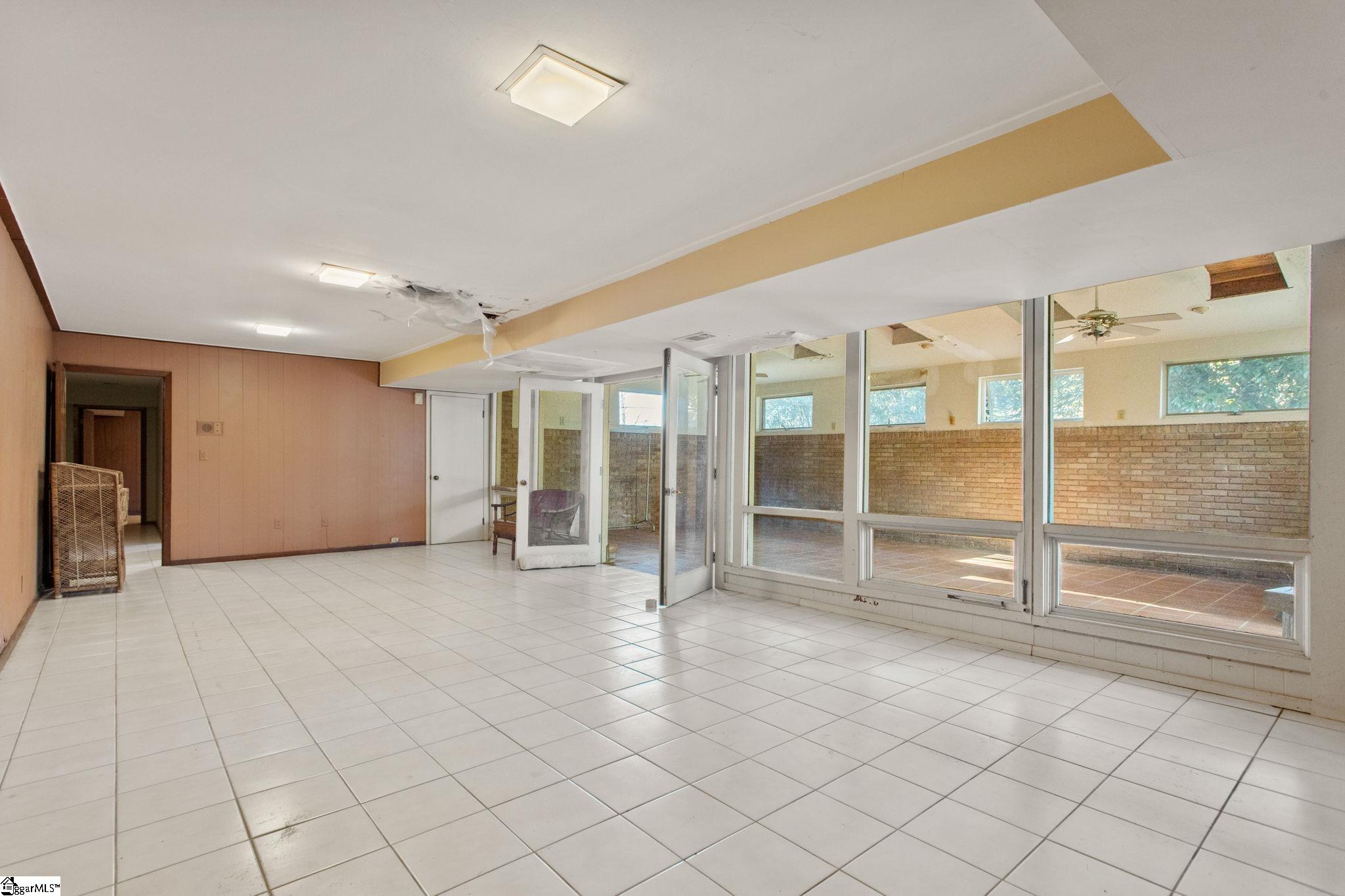 Greenville, South Carolina 29607, United States, 5 Bedrooms Bedrooms, ,4 BathroomsBathrooms,Residential,Active,243049