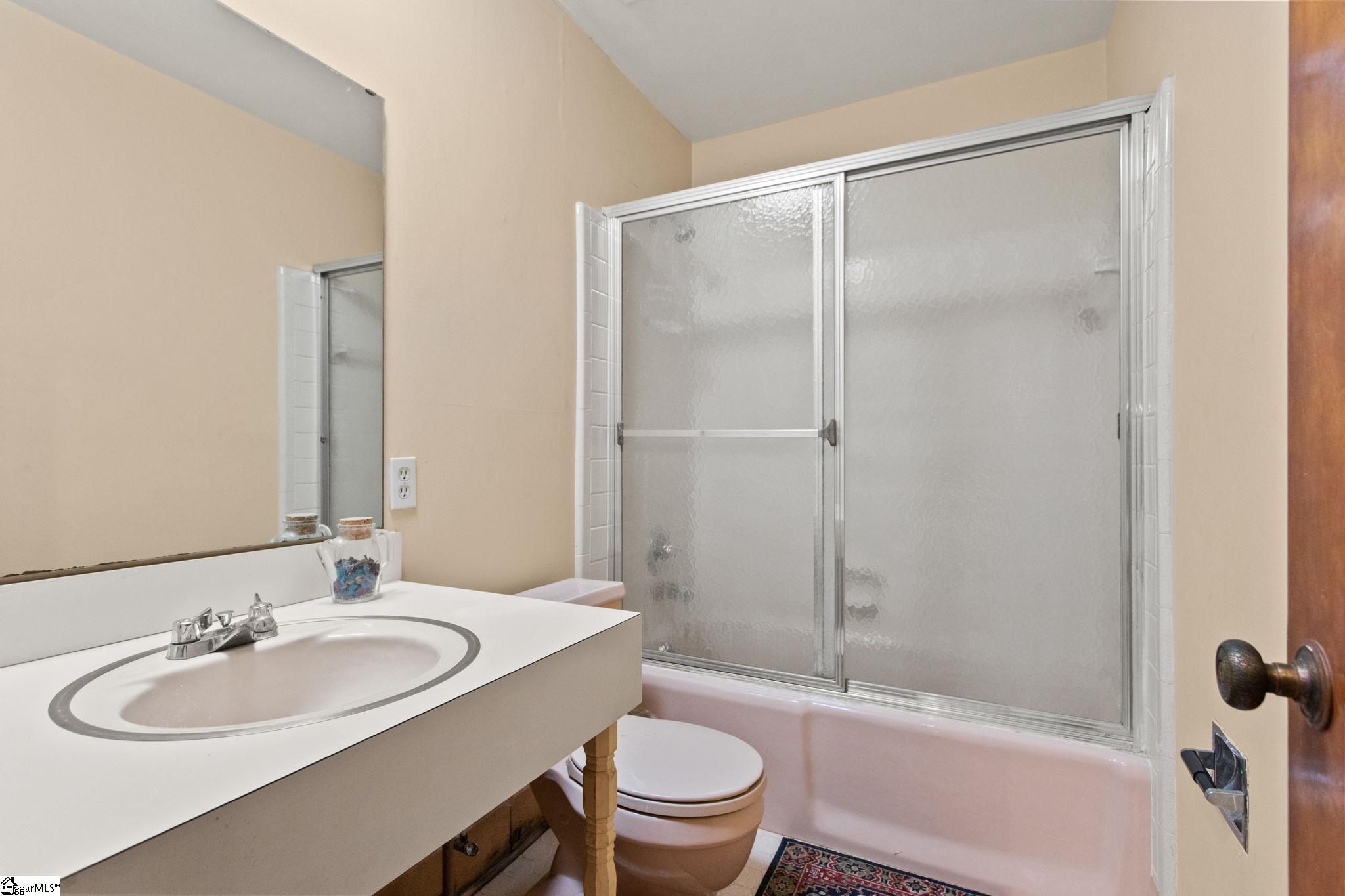 Greenville, South Carolina 29607, United States, 5 Bedrooms Bedrooms, ,4 BathroomsBathrooms,Residential,Active,243049