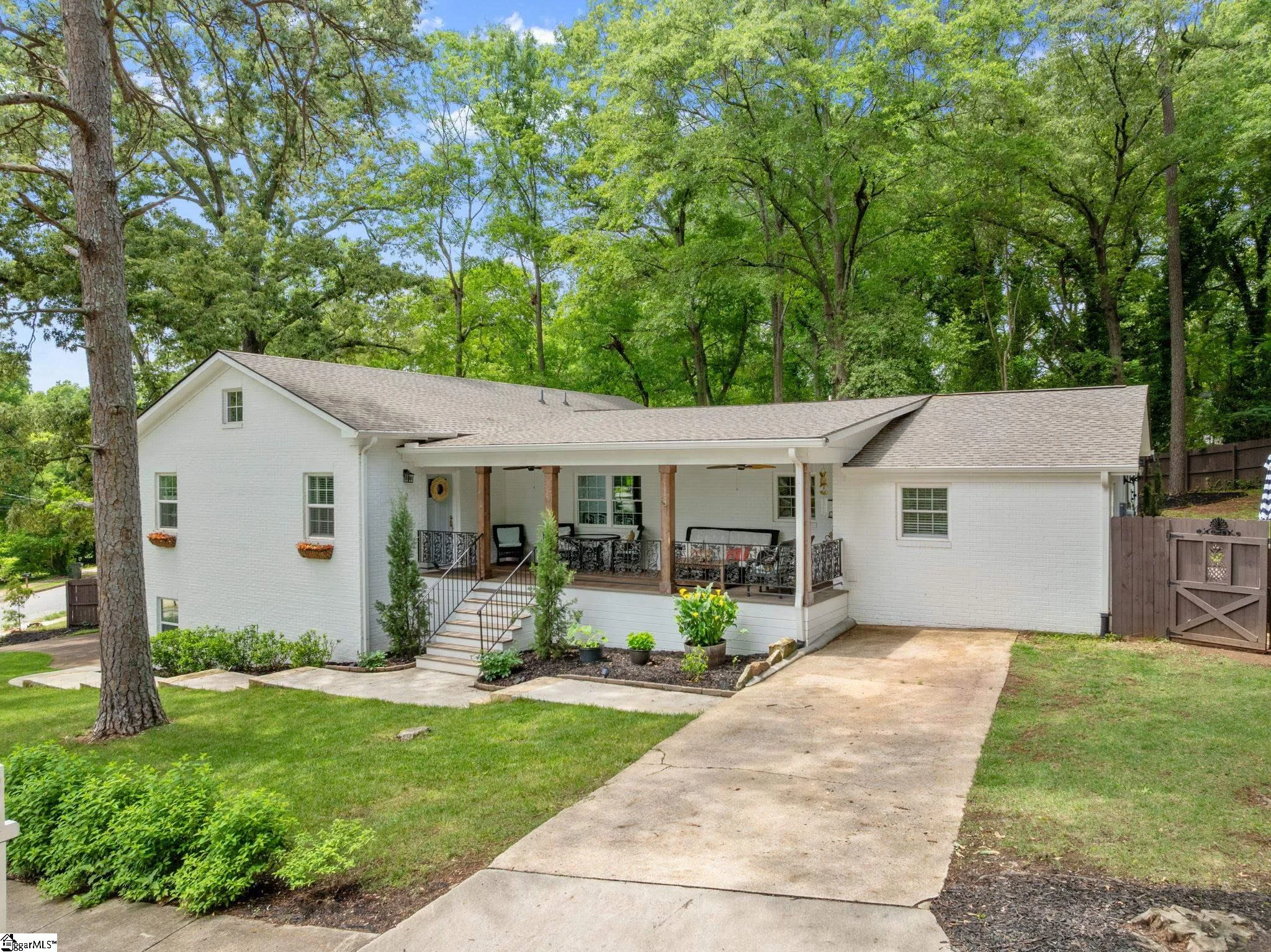2 Prancer Avenue
