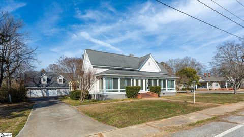 Photo of 302 W Hampton Avenue, Honea Path, SC 29654 (MLS # 1581865)