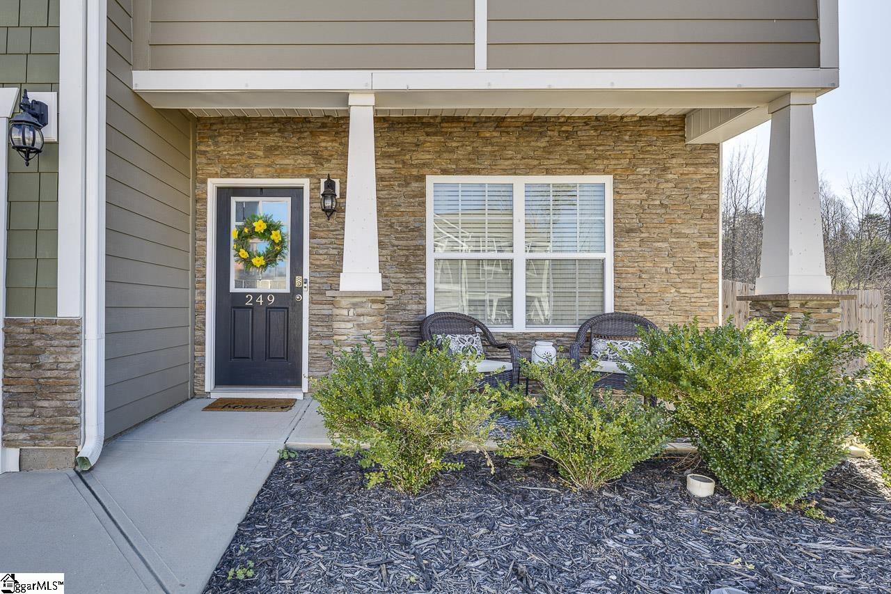 Greer, South Carolina 29650, United States, 4 Bedrooms Bedrooms, ,3 BathroomsBathrooms,Residential,Contingent,90533