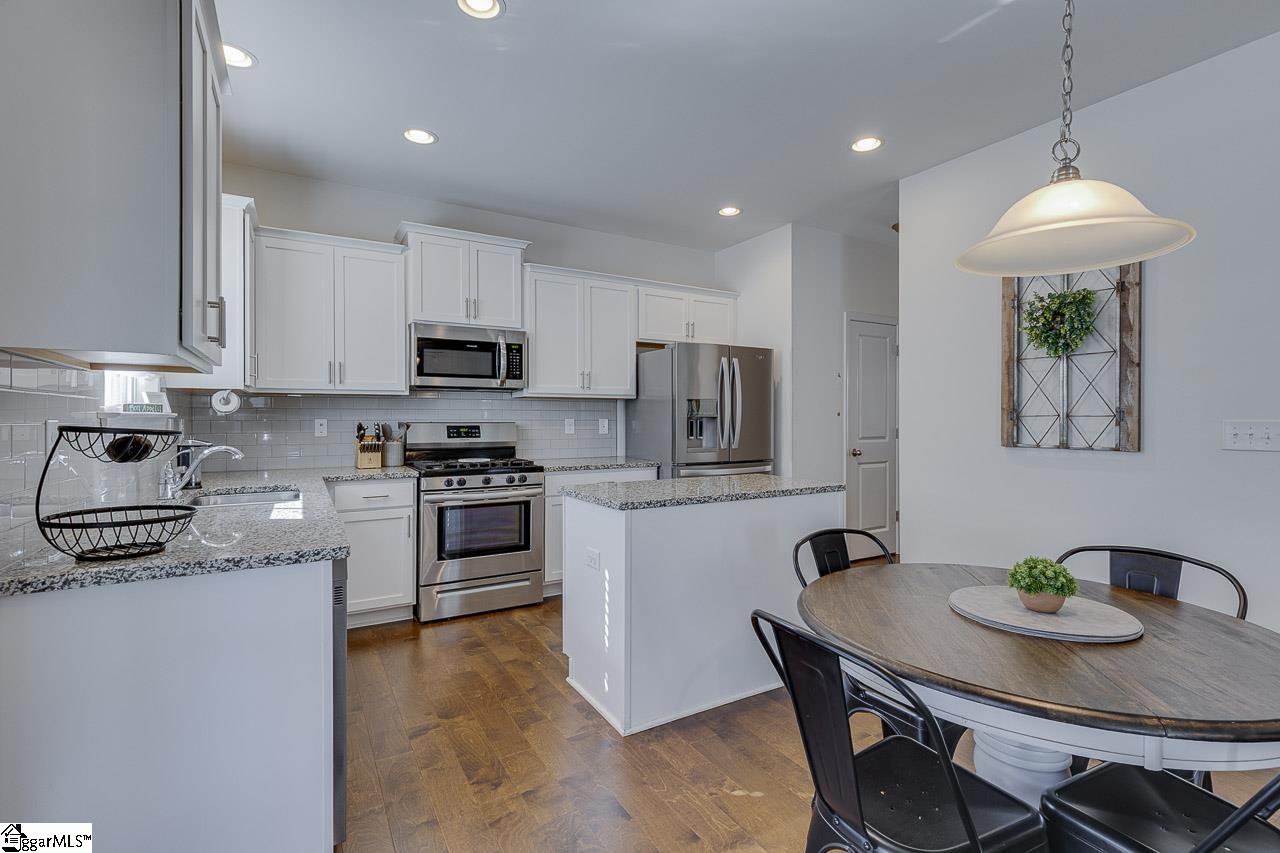 Greer, South Carolina 29650, United States, 4 Bedrooms Bedrooms, ,3 BathroomsBathrooms,Residential,Contingent,90533