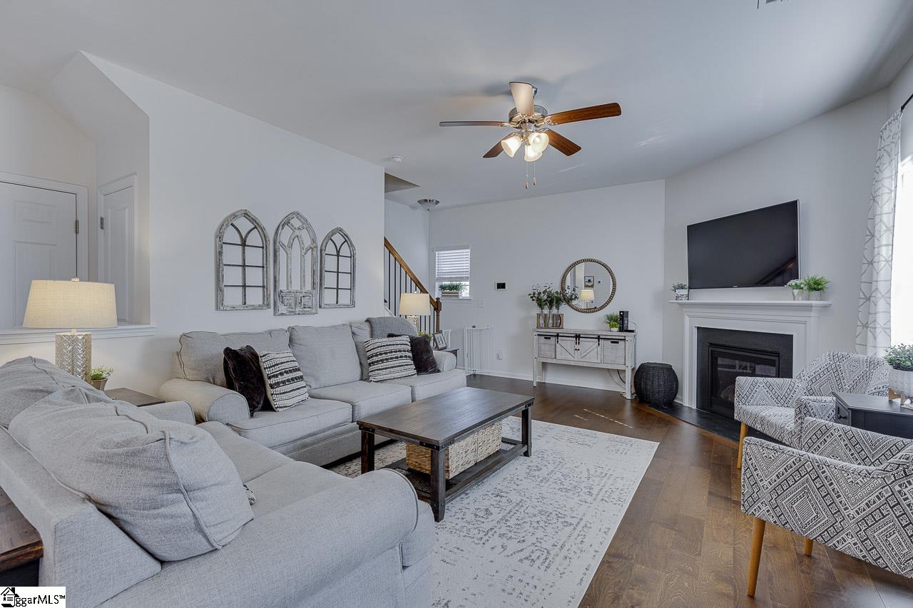 Greer, South Carolina 29650, United States, 4 Bedrooms Bedrooms, ,3 BathroomsBathrooms,Residential,Contingent,90533