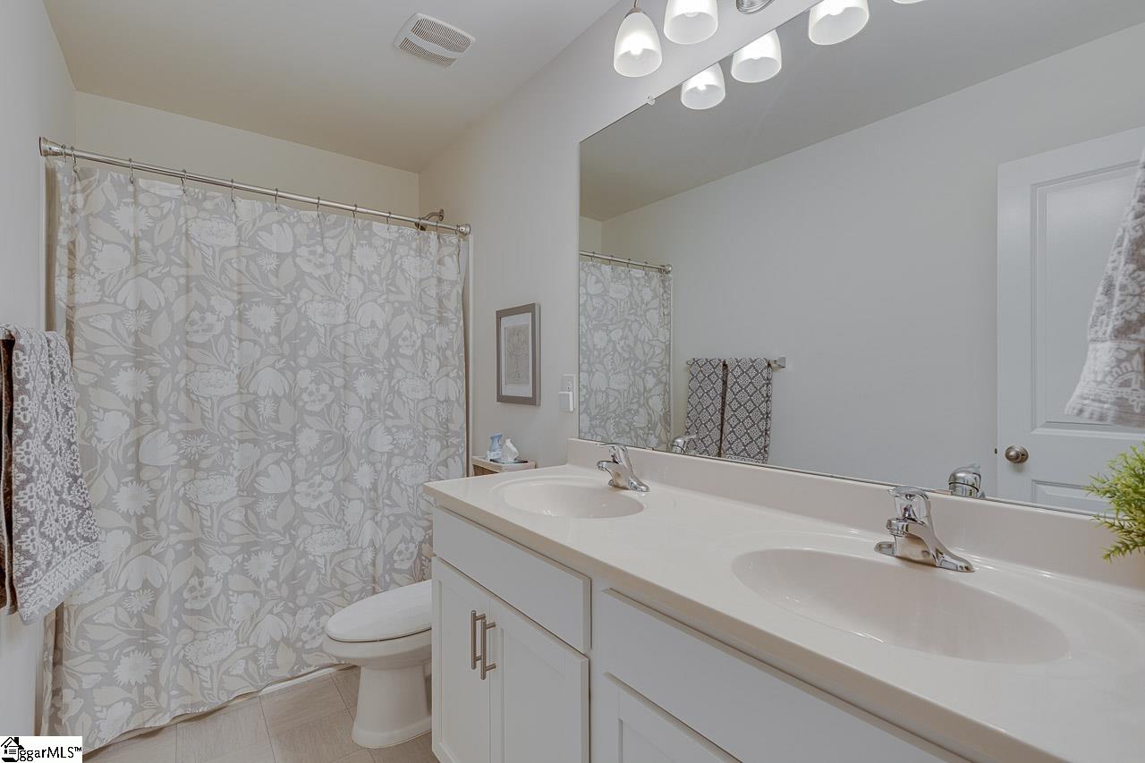 Greer, South Carolina 29650, United States, 4 Bedrooms Bedrooms, ,3 BathroomsBathrooms,Residential,Contingent,90533