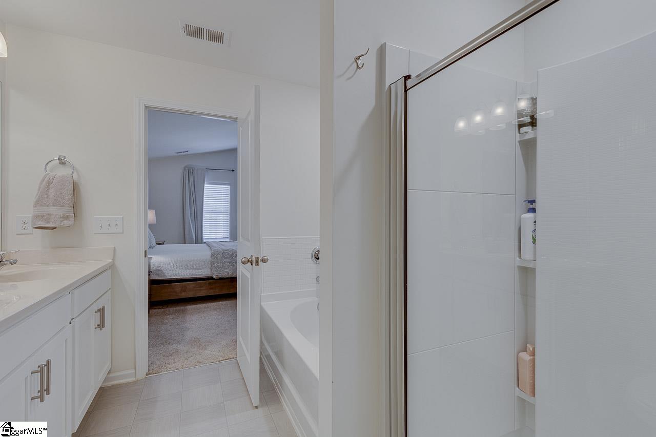 Greer, South Carolina 29650, United States, 4 Bedrooms Bedrooms, ,3 BathroomsBathrooms,Residential,Contingent,90533