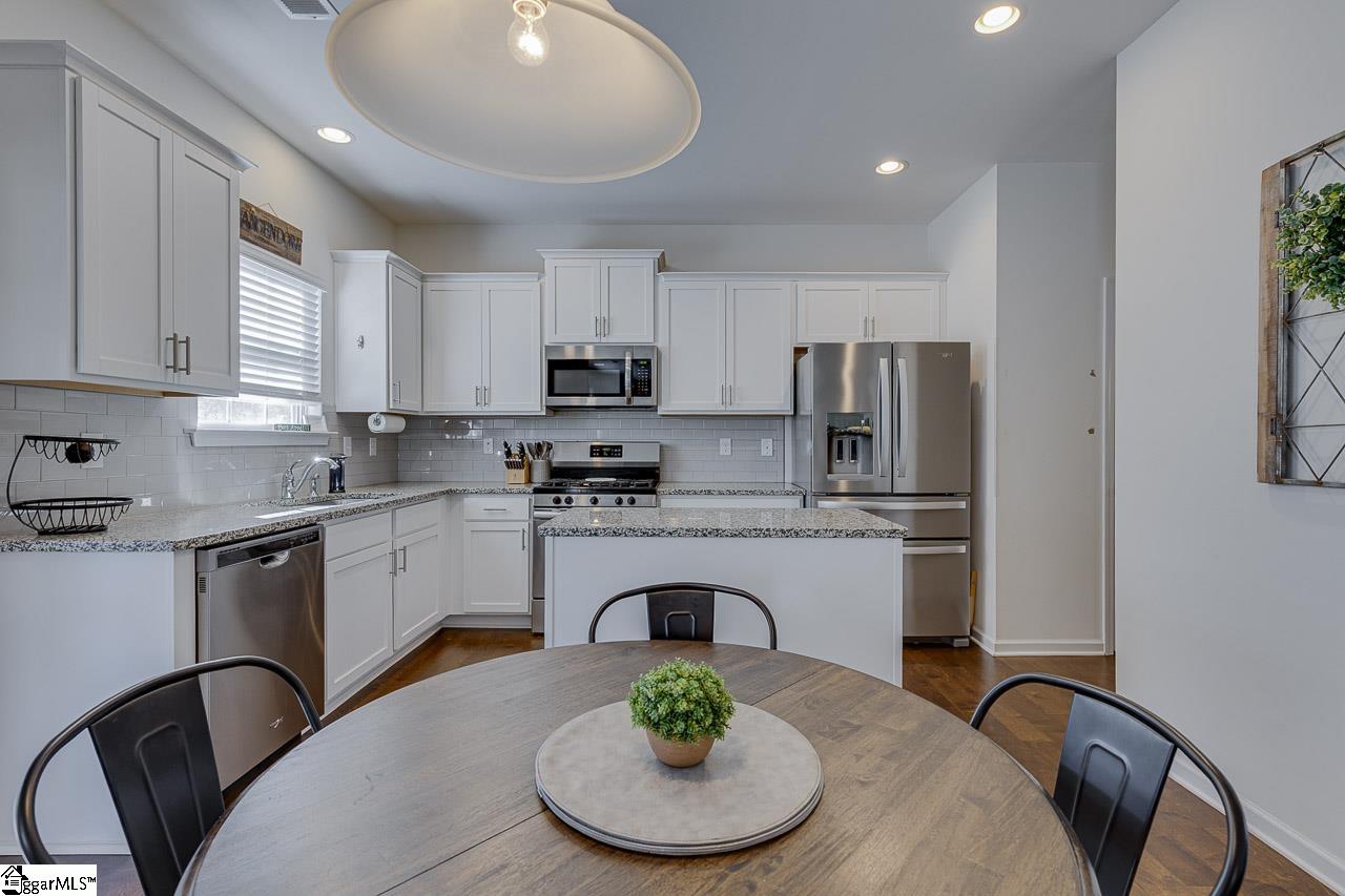 Greer, South Carolina 29650, United States, 4 Bedrooms Bedrooms, ,3 BathroomsBathrooms,Residential,Contingent,90533