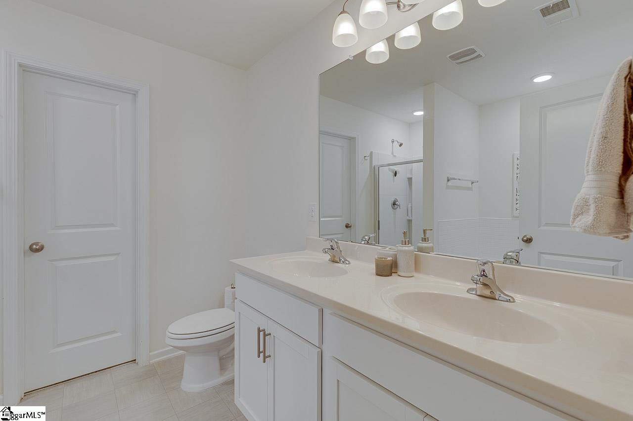 Greer, South Carolina 29650, United States, 4 Bedrooms Bedrooms, ,3 BathroomsBathrooms,Residential,Contingent,90533