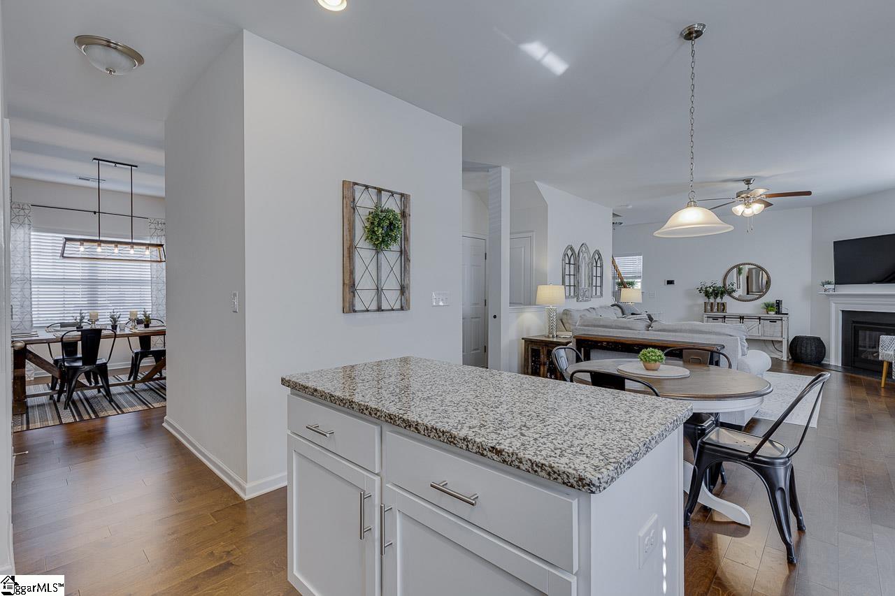 Greer, South Carolina 29650, United States, 4 Bedrooms Bedrooms, ,3 BathroomsBathrooms,Residential,Contingent,90533