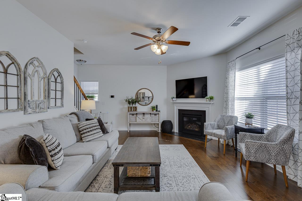 Greer, South Carolina 29650, United States, 4 Bedrooms Bedrooms, ,3 BathroomsBathrooms,Residential,Contingent,90533