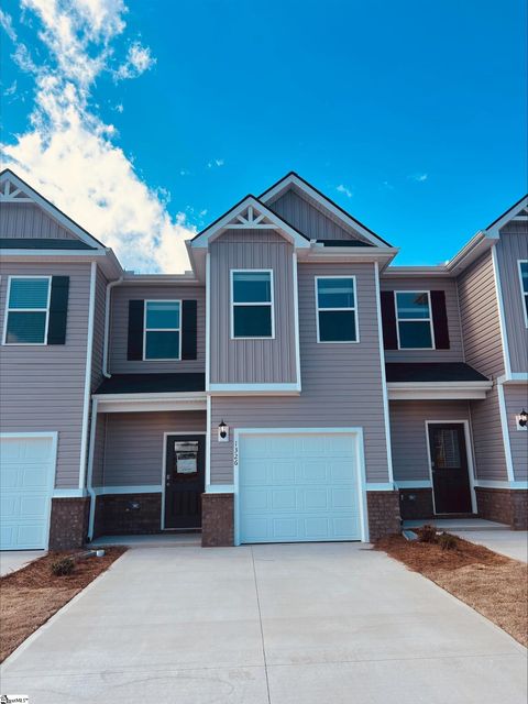 Photo of 1326 Roadstead Lane, Spartanburg, SC 29306 (MLS # 1583622)