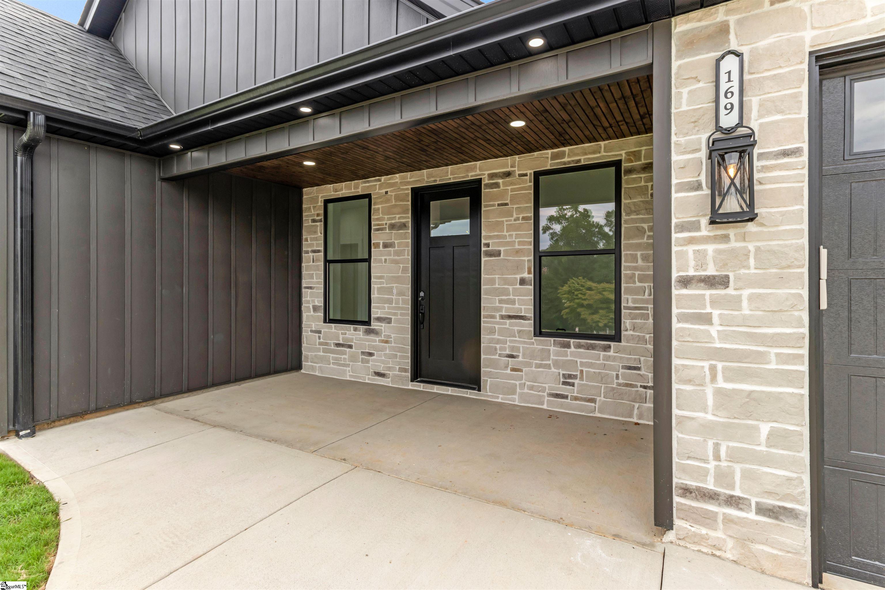 169 Lakeshore Drive