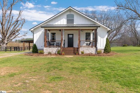 Photo of 230 Horseshoe Road, Honea Path, SC 29654 (MLS # 1587357)