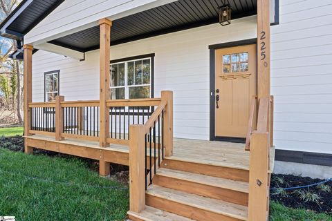 A home in Woodruff