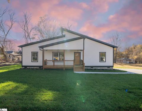 225 Cedar Street Woodruff SC 29388