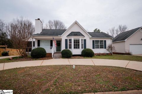 Photo of 611 Oak Valley Drive, Simpsonville, SC 29681 (MLS # 1583827)