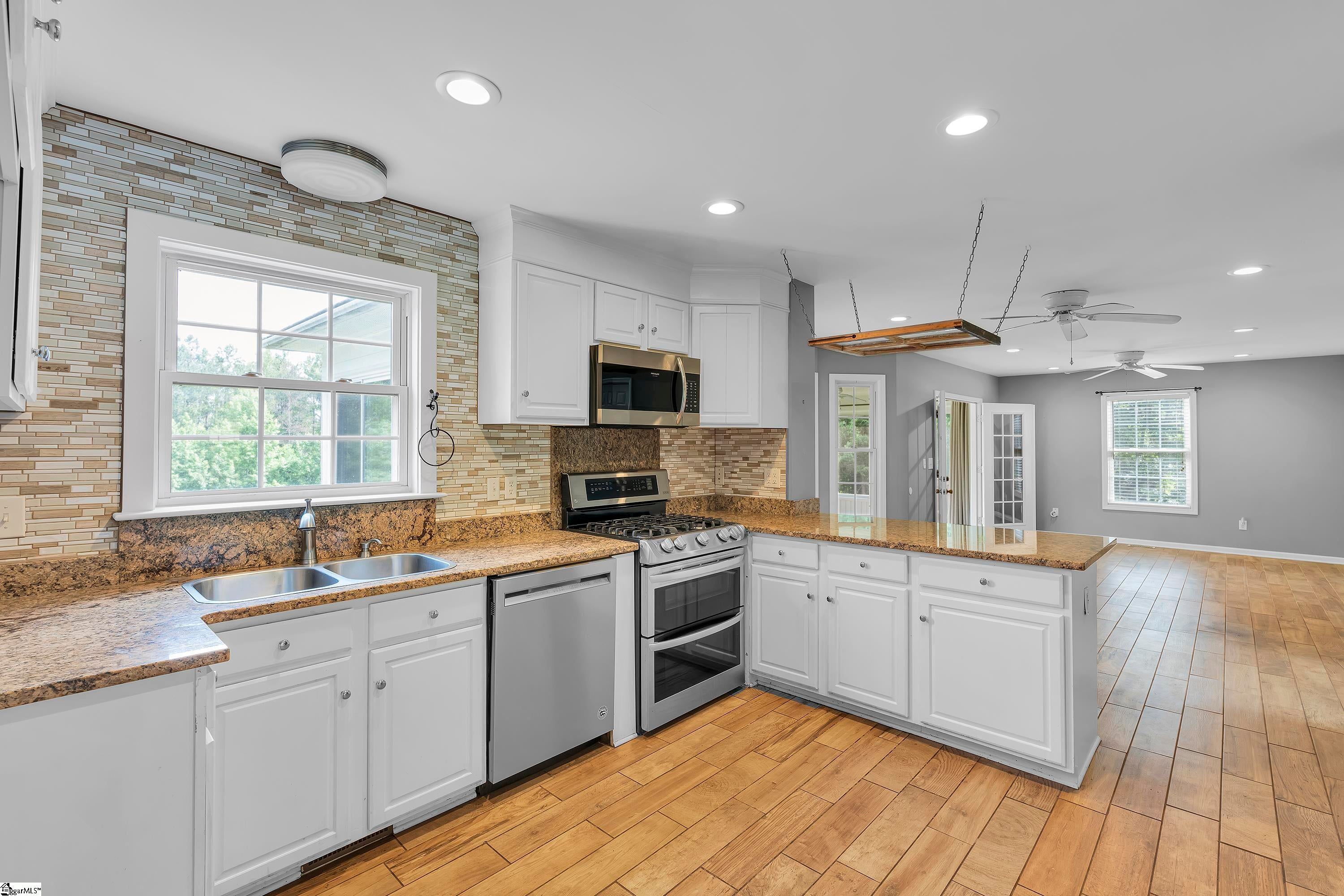 204 Long View Lane