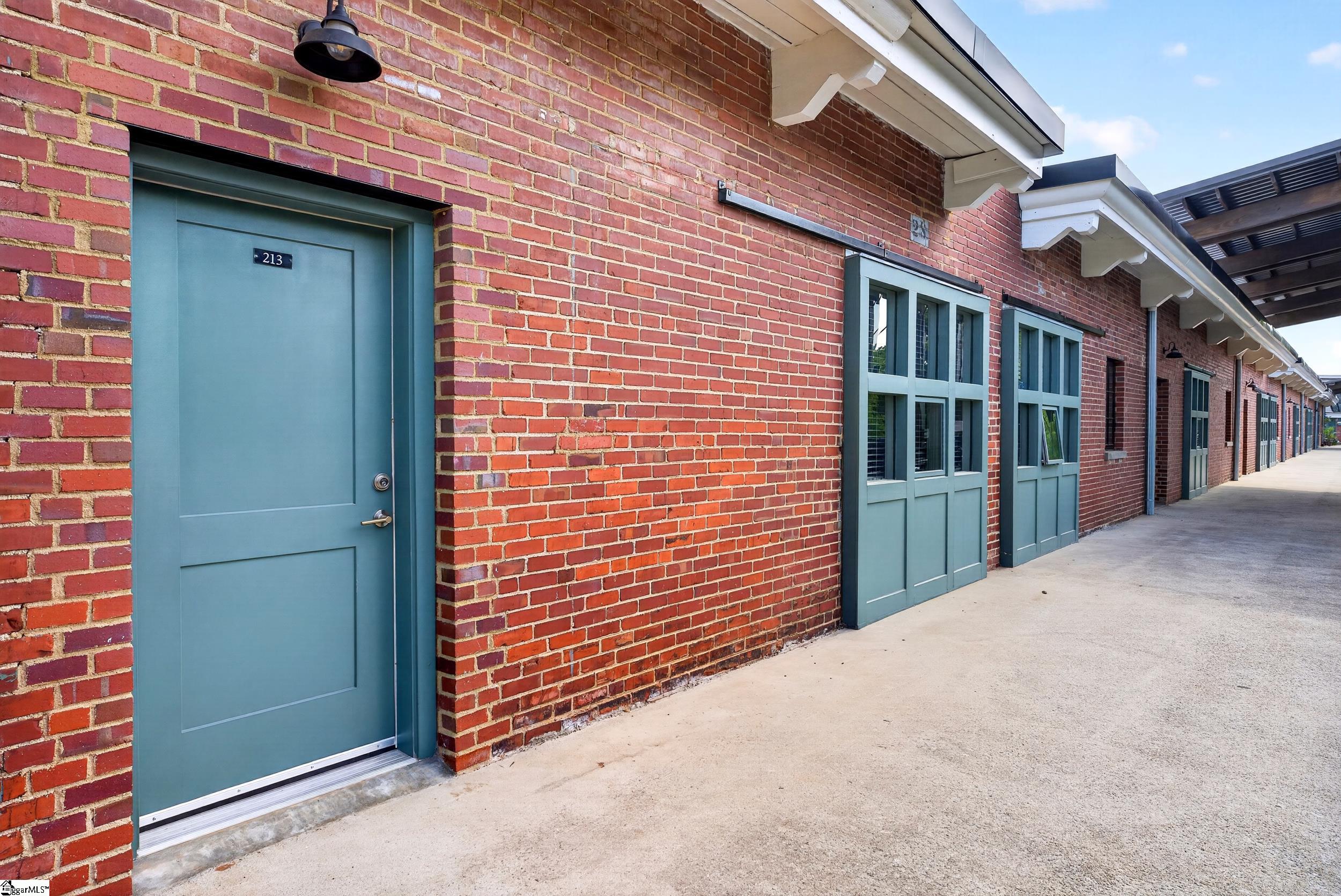 806 Green Avenue UNIT 213