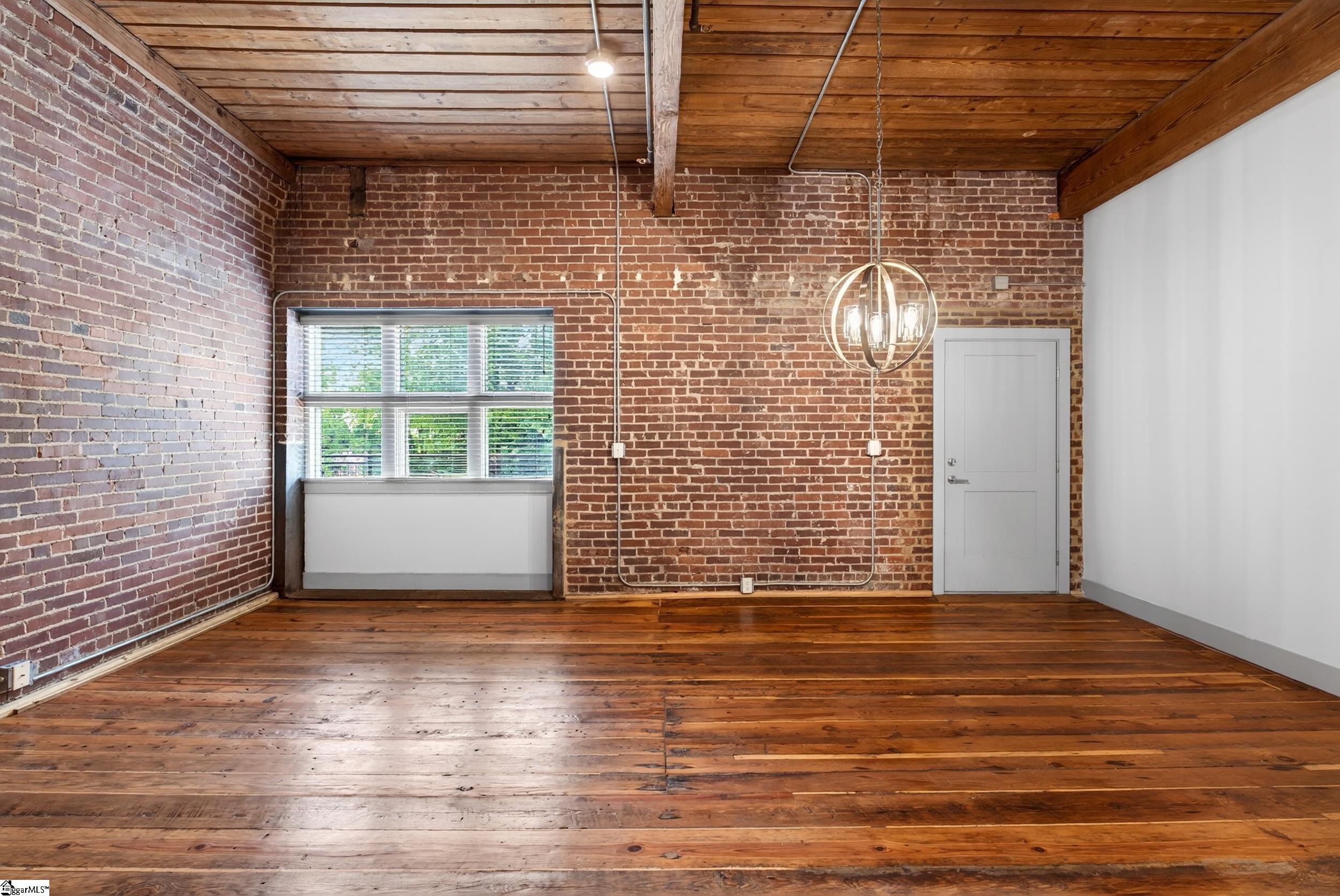 806 Green Avenue UNIT 213