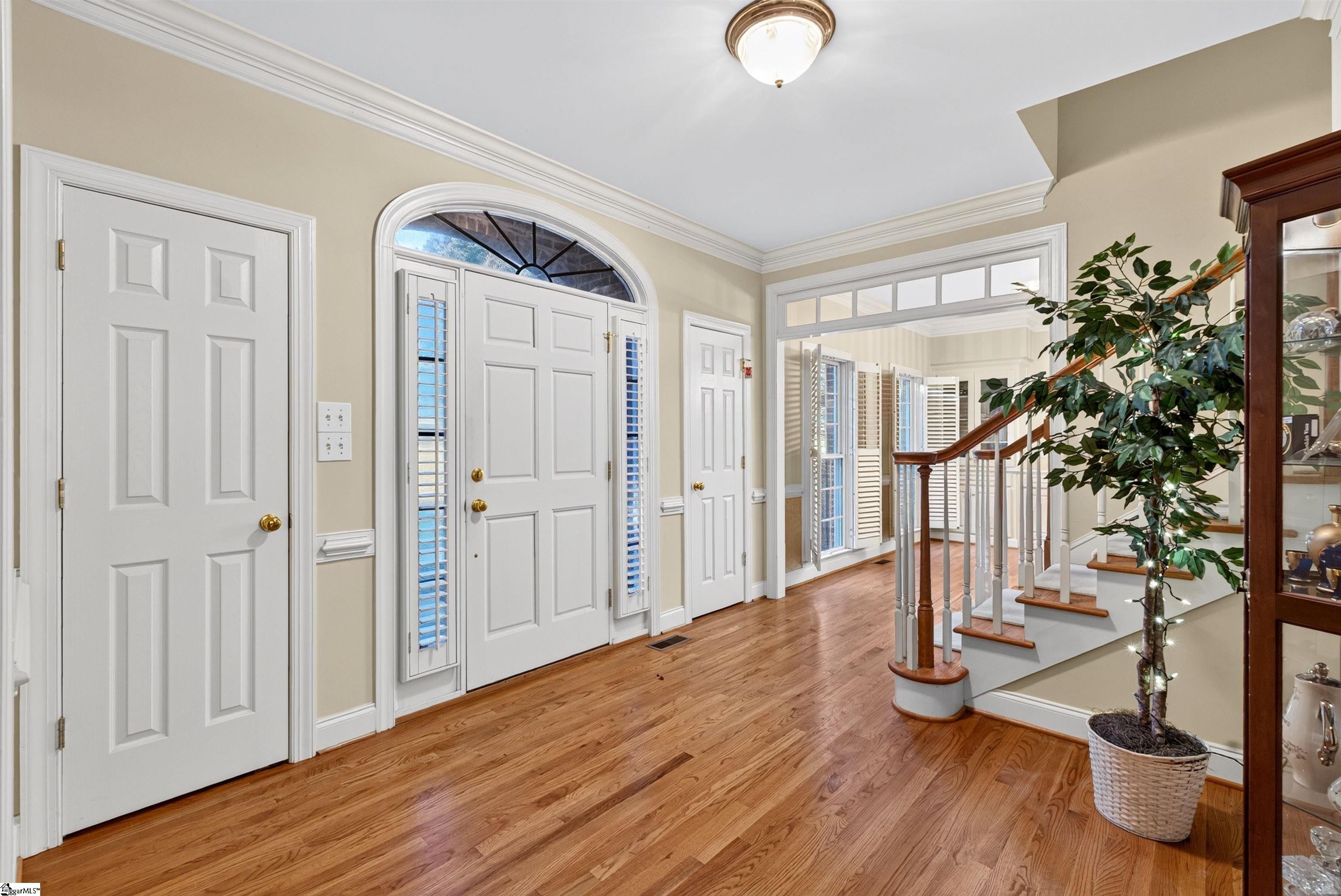Real Estate Search 3 833 Oakcrest Road
