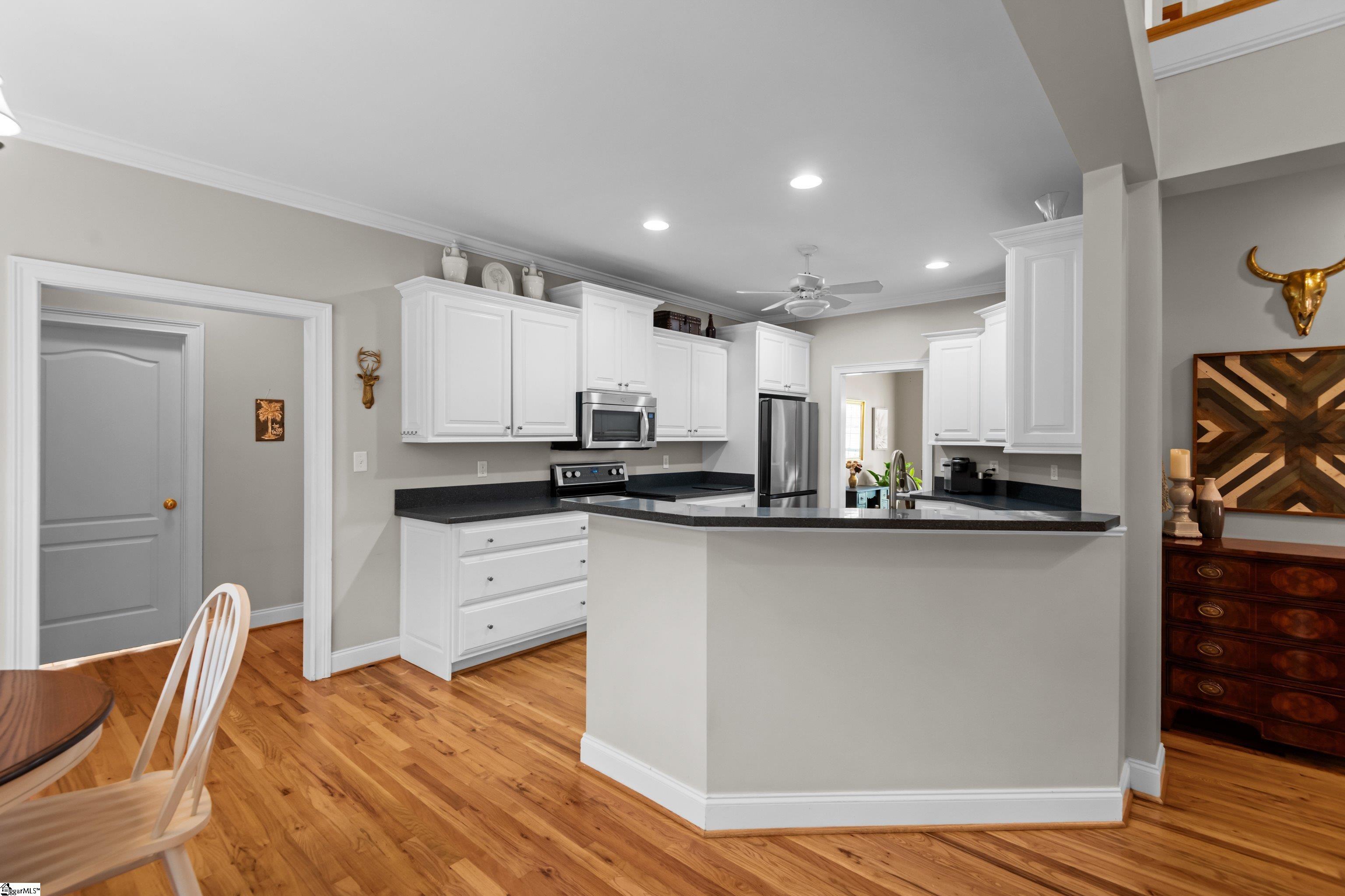 Anderson, South Carolina 29621, United States, 4 Bedrooms Bedrooms, ,3 BathroomsBathrooms,Residential,Pending,210190