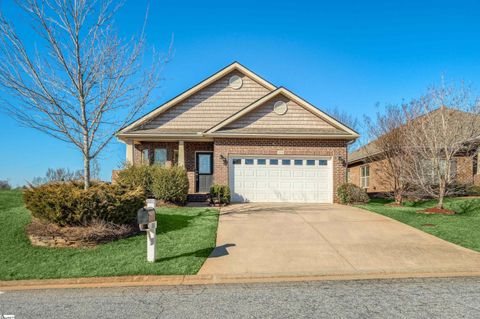 Photo of 210 Scottish Avenue, Simpsonville, SC 29680 (MLS # 1582383)