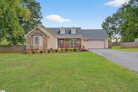 Photo of 350 Mcmillin Boulevard, Boiling Springs, SC 29316 (MLS # 1572112)