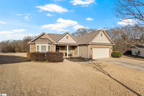 Photo of 215 Marehaven Court, Piedmont, SC 29673 (MLS # 1579998)