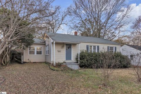Photo of 104 Wilshire Drive, Greenville, SC 29609 (MLS # 1577295)