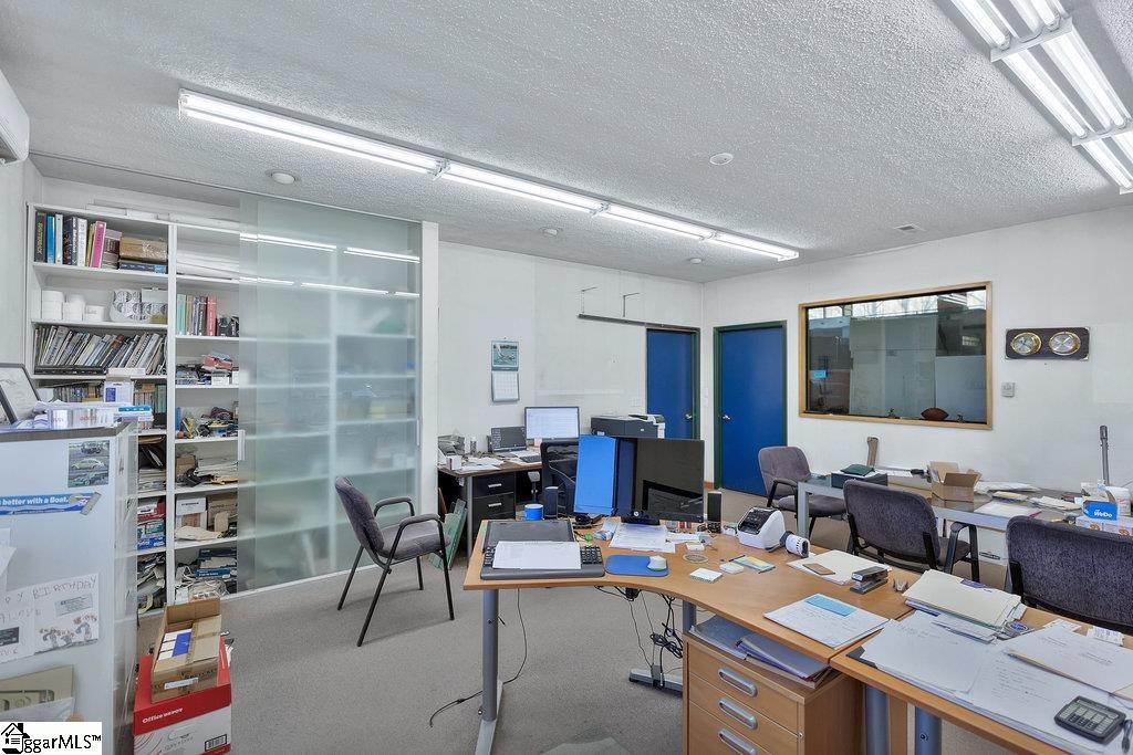 5575 Dobbins Bridge Road