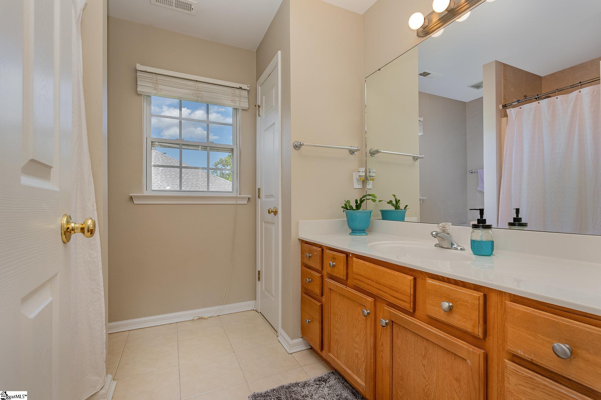 Mauldin, South Carolina 29662, United States, 7 Bedrooms Bedrooms, ,4 BathroomsBathrooms,Residential,Active,156936