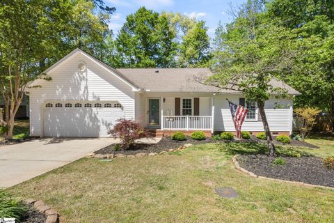 Photo of 208 Hatteras Lane, Simpsonville, SC 29680 (MLS # 1588769)