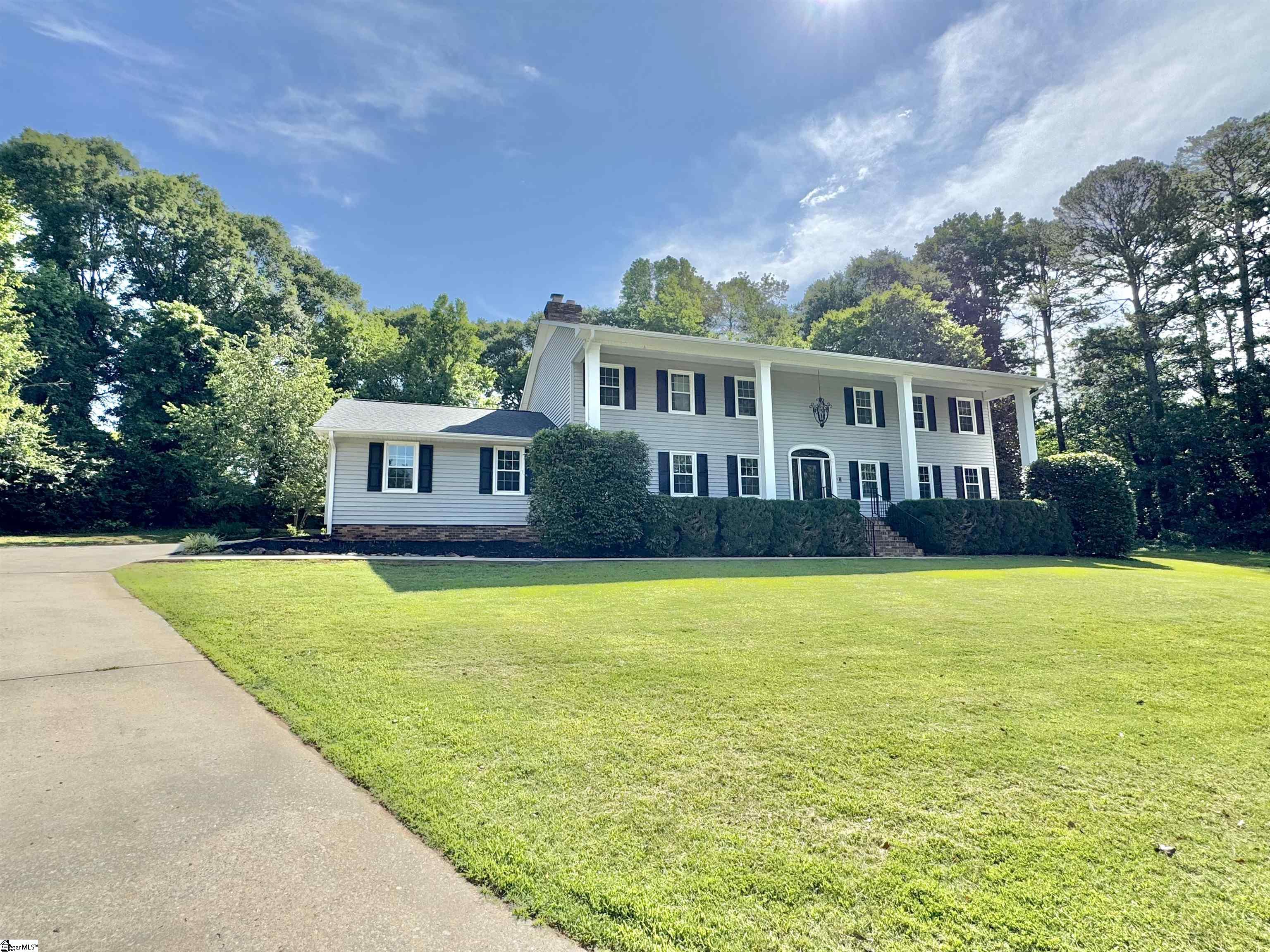 102 Buckingham Court