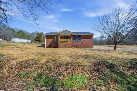 Photo of 220 Owens Circle, Anderson, SC 29625 (MLS # 1583223)