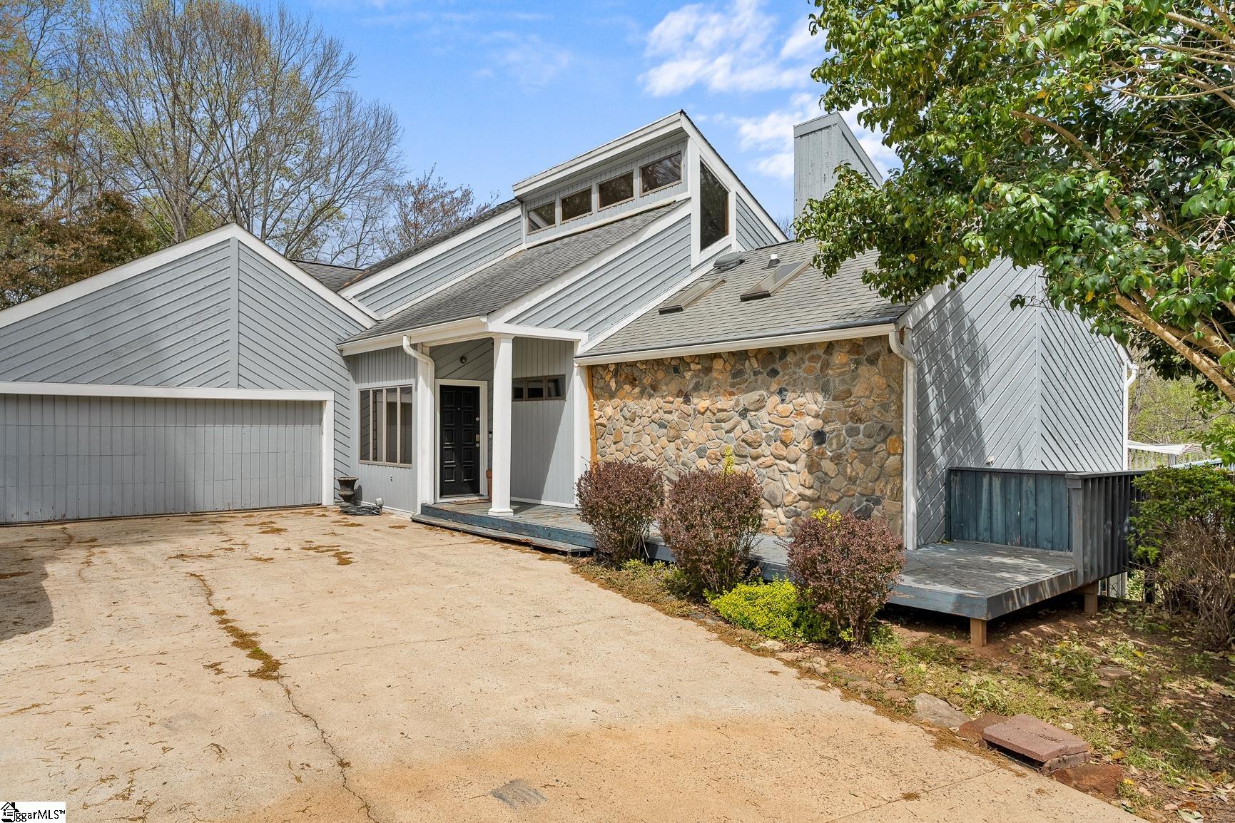 1493 Iroquois Drive