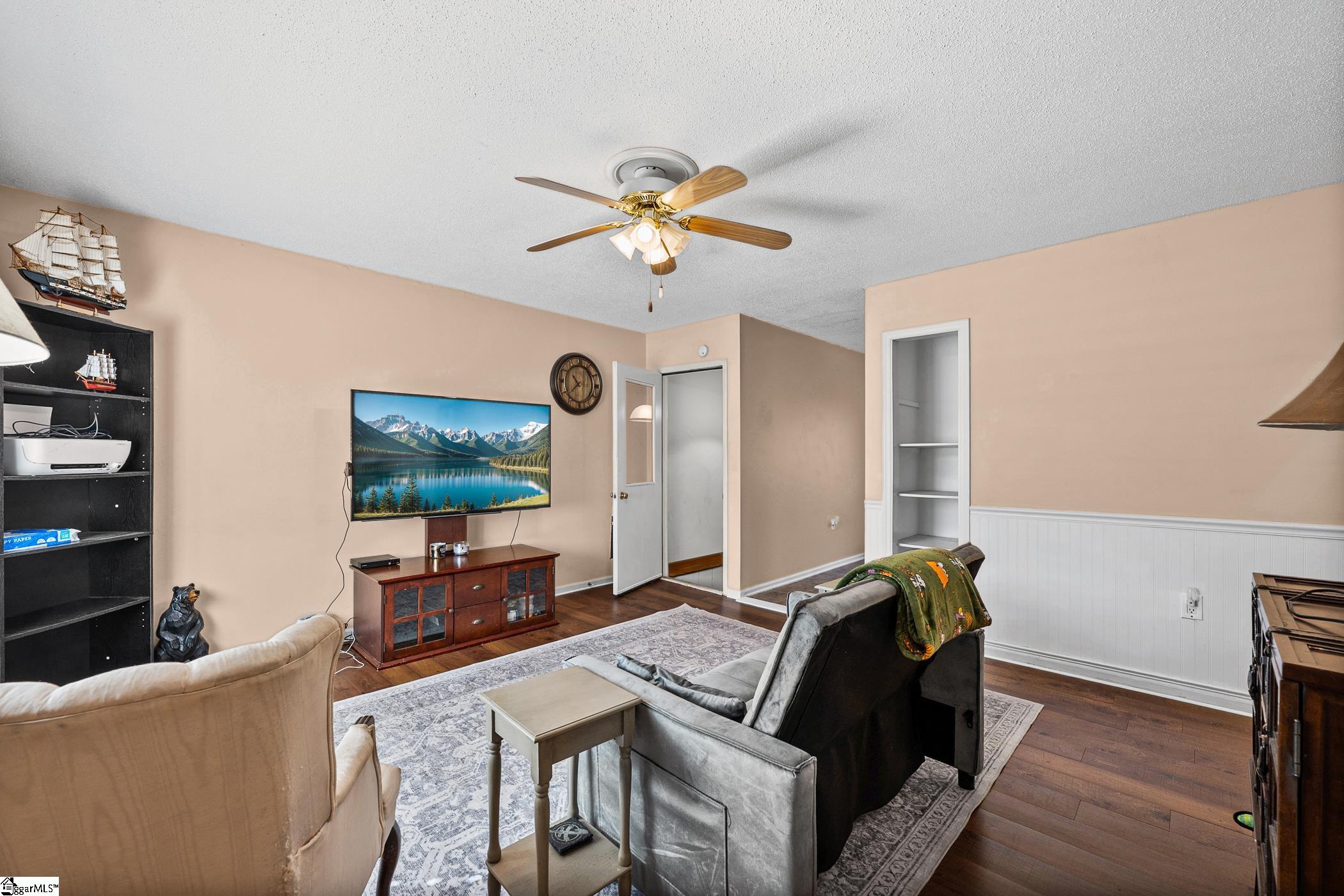 104 Laurensview Drive