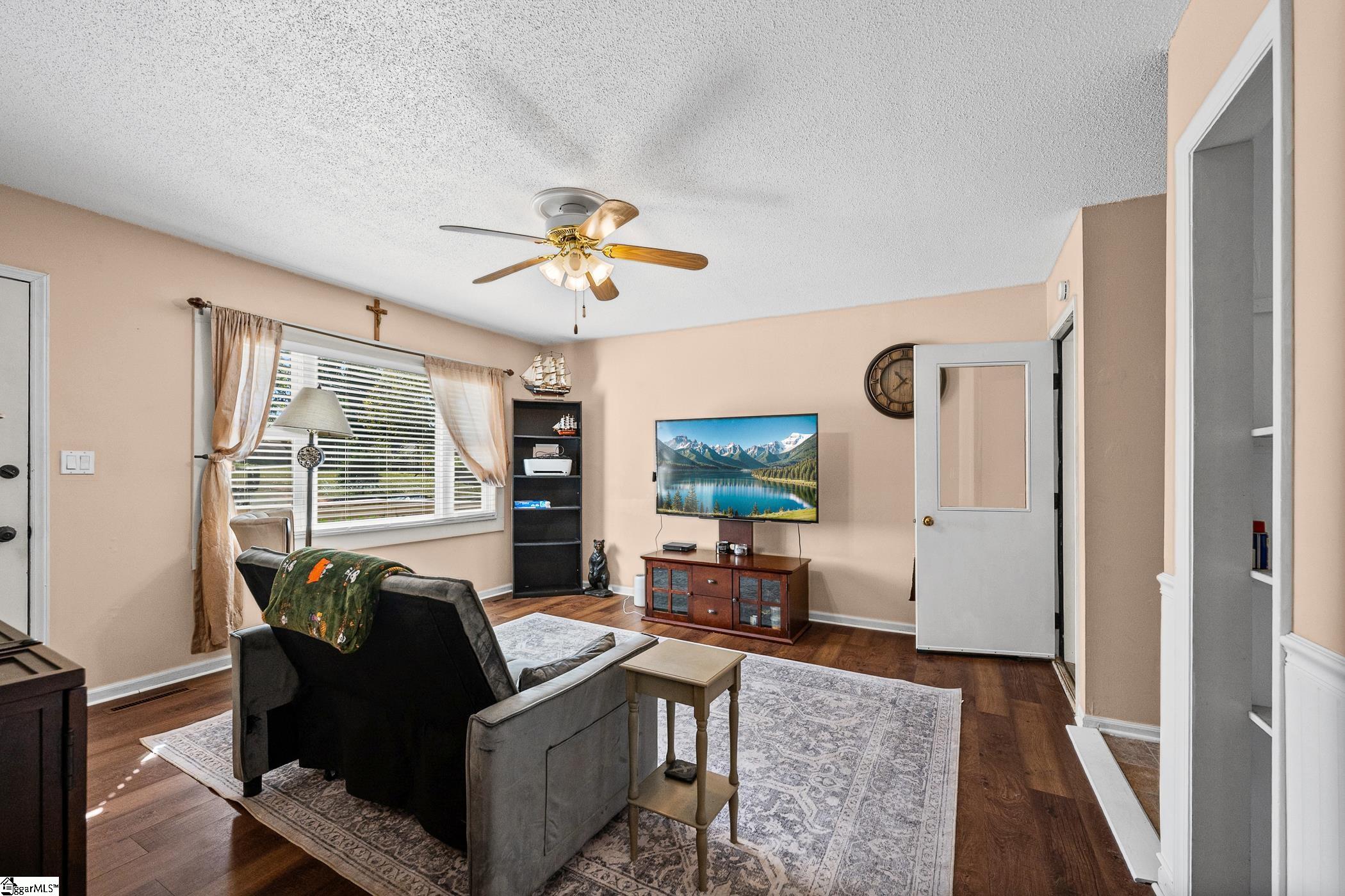 104 Laurensview Drive