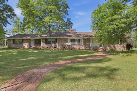 Photo of 106 Ansel Drive, Clinton, SC 29325 (MLS # 1587082)