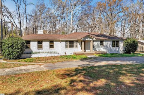 Photo of 612 Skippers Lodge Road, Cross Hill, SC 29332 (MLS # 1585538)